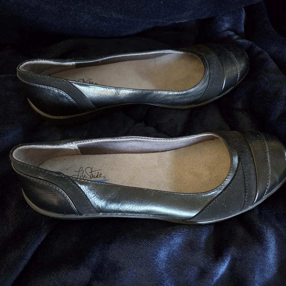 Life's stride velocity made with memory foam Elegant Black Women's Flats